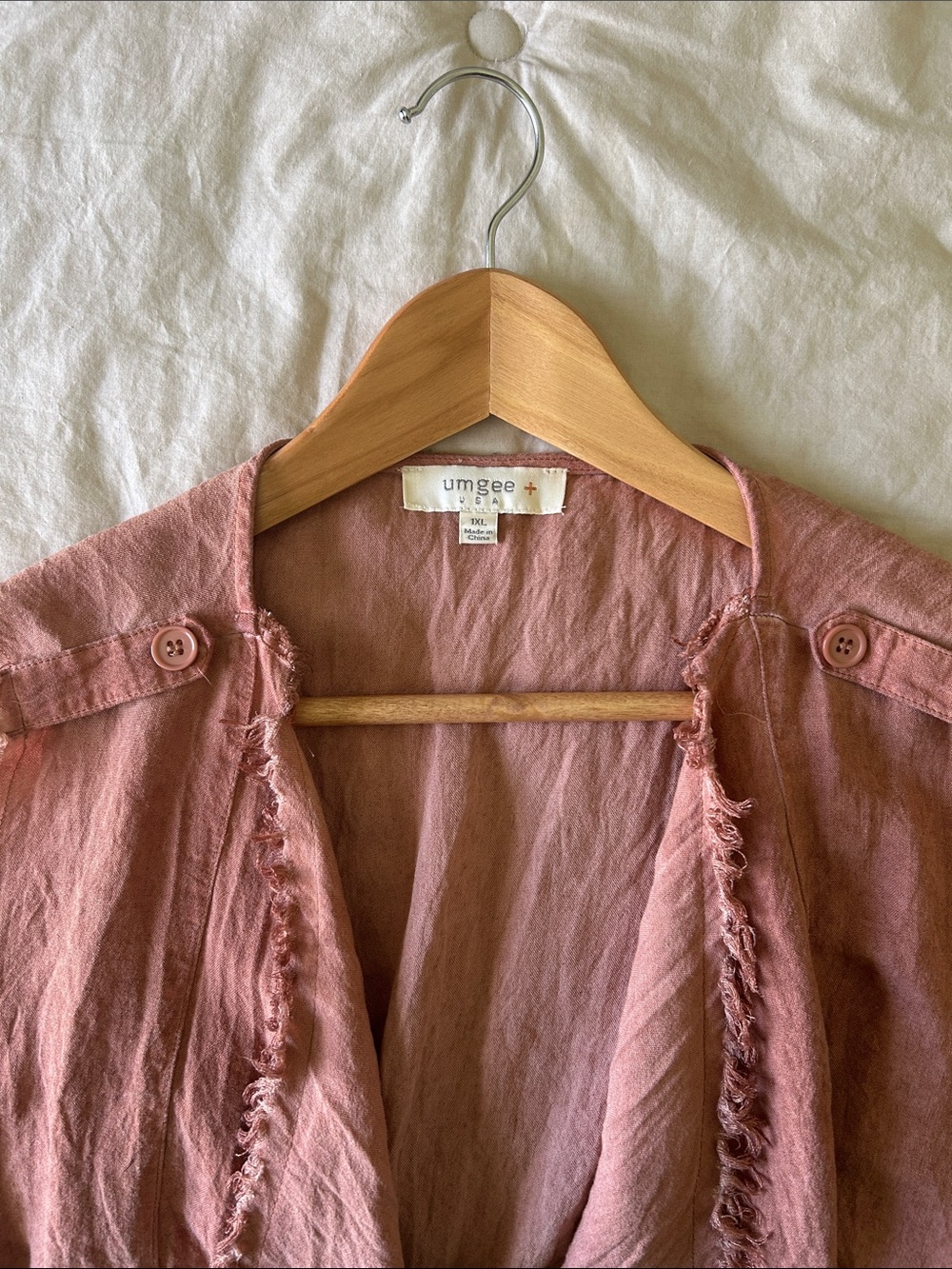 Umgee Lightweight Dusty Rose Sleeveless Draped Vest - Picture 3 of 3